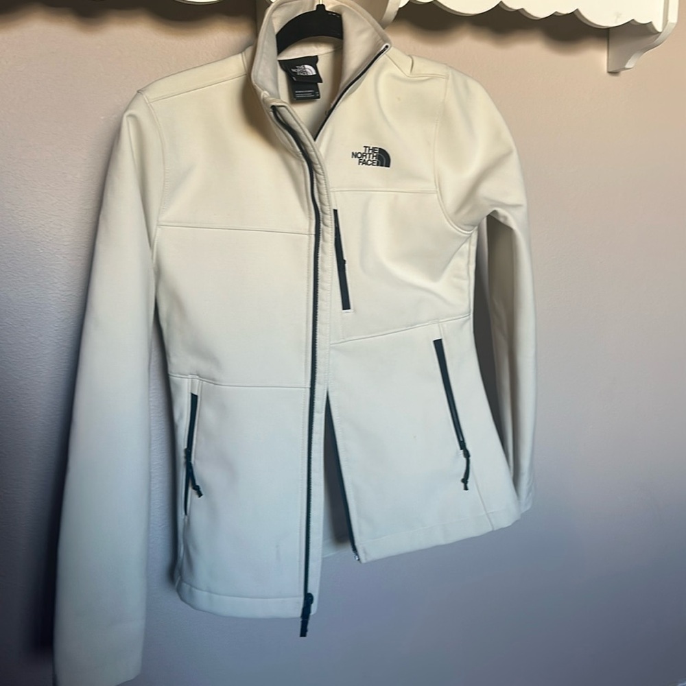 The North Face windwall women’s jacket